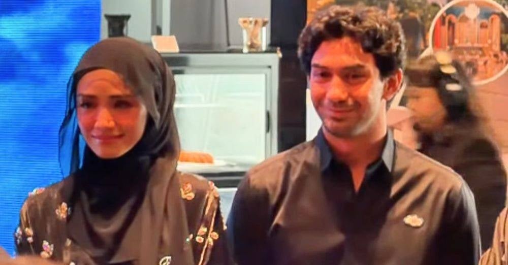 Image from: Reza Rahadian ambil masa 2 bulan terima ‘lamaran’ Erma Fatima. 'Ibu Christine kata saya perlu pegang watak ini'