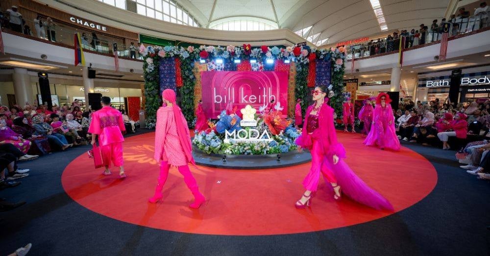 Image from: Alamanda Putrajaya semarak Hari Malaysia menerusi Adiwarna Runway, tampilkan rekaan 22 pereka tempatan