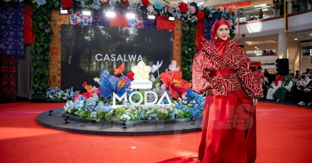 Image from: Alamanda Putrajaya semarak Hari Malaysia menerusi Adiwarna Runway, tampilkan rekaan 22 pereka tempatan