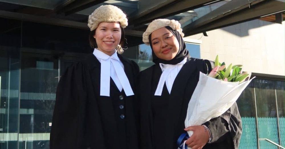 Image from: Tukang cuci motel kini peguam, Nur Zahirah lakar sejarah wanita berhijab Malaysia pertama peguam di Mahkamah Tinggi New Zealand
