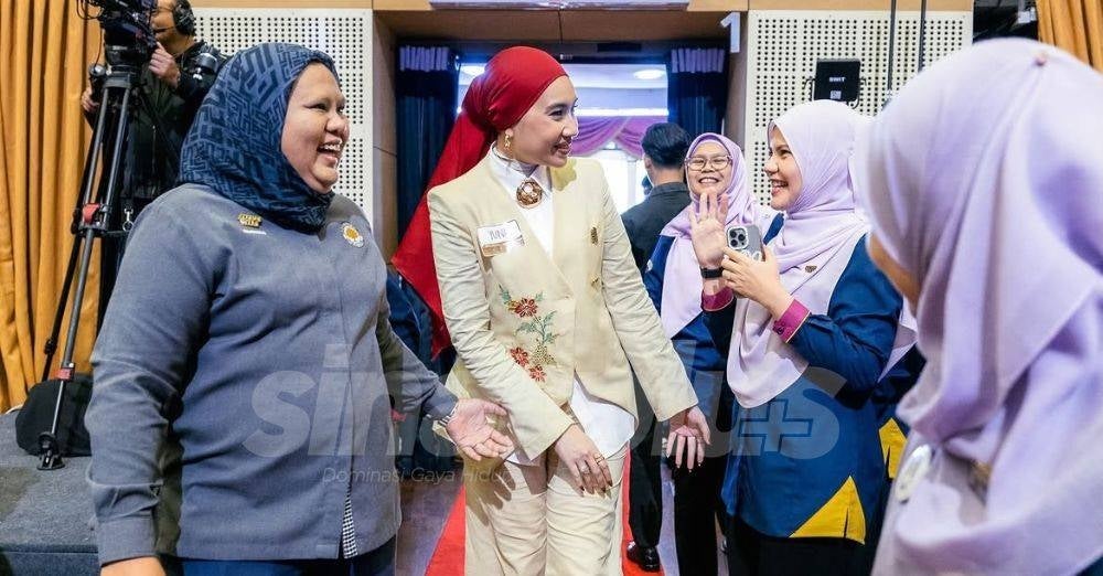 Image from: ‘Hampir tercicir dari sekolah undang-undang...’ Yuna terima Anugerah Tokoh Alumni UiTM (Global), kenang perjalanan sejak 2009