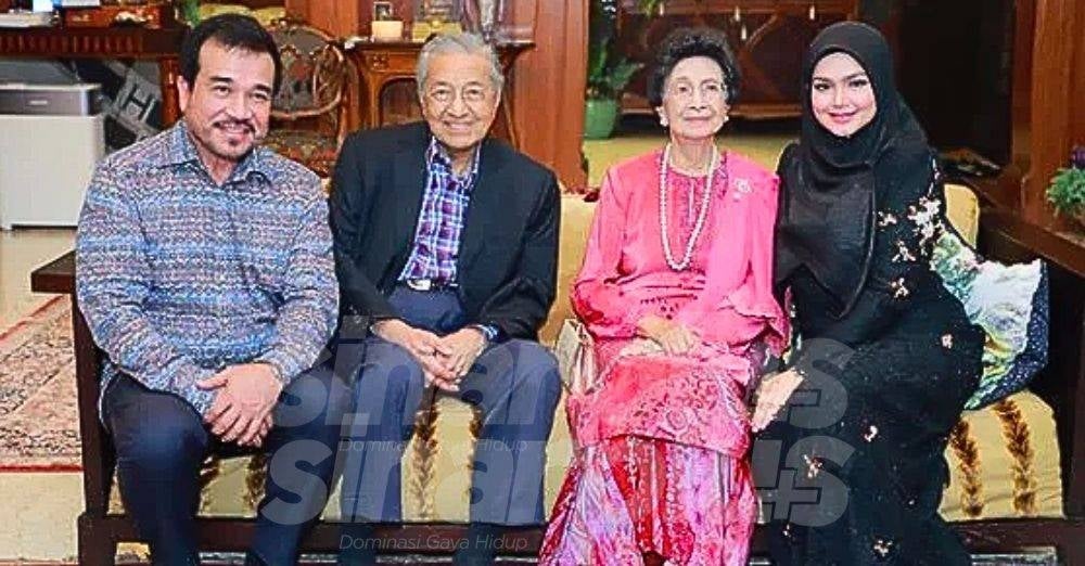 Image from: ‘Tak dapat menahan air mata...’ Siti Nurhaliza kucup jenazah Tun Dr Hasmah, kenang sifat keibuan tinggi Allahyarham