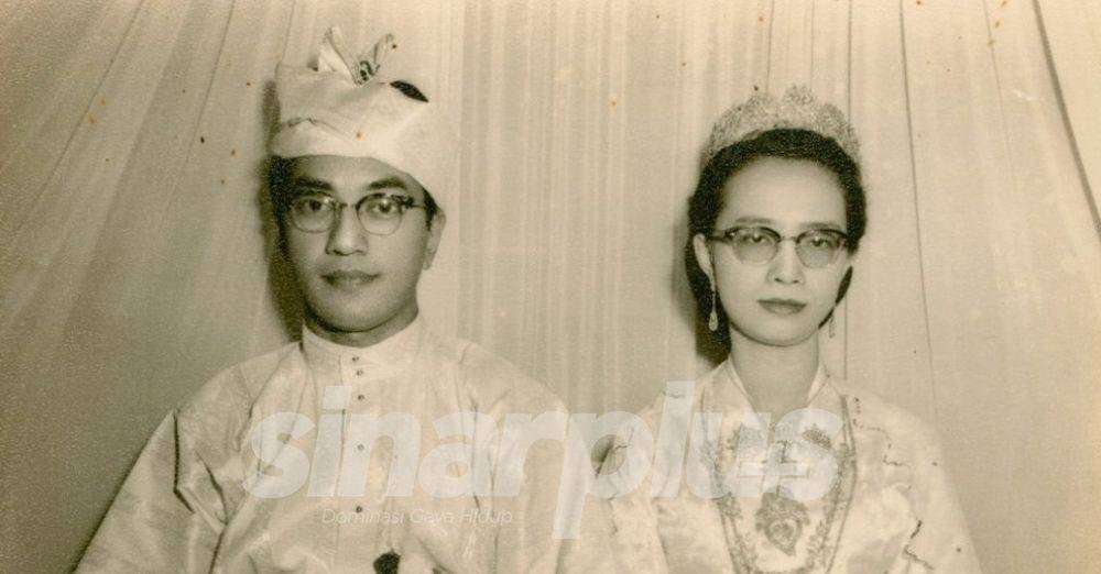 Image from: 'Dia sudah bersedia tinggalkan kita semua' - Mukhriz Mahathir kongsi detik akhir Tun Dr Hasmah, dedah Tun M sangat sedih
