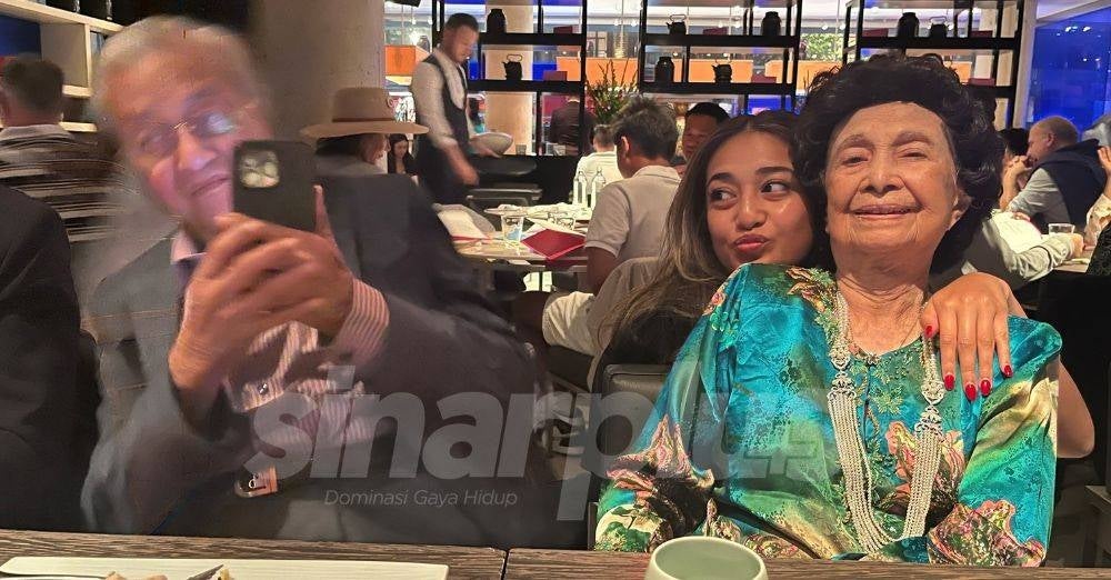 Image from: 'Tok diam-diam daftarkan saya sukarelawan orang utan, suka peluk plushies' - Serena Mukhriz dedah sisi comel, kenangan dengan Tun Dr Hasmah