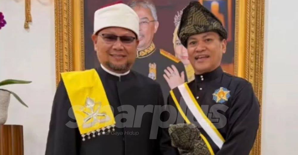 Image from: Ameng Spring kini bergelar Datuk, terima kurnia Darjah Indera Mahkota Pahang