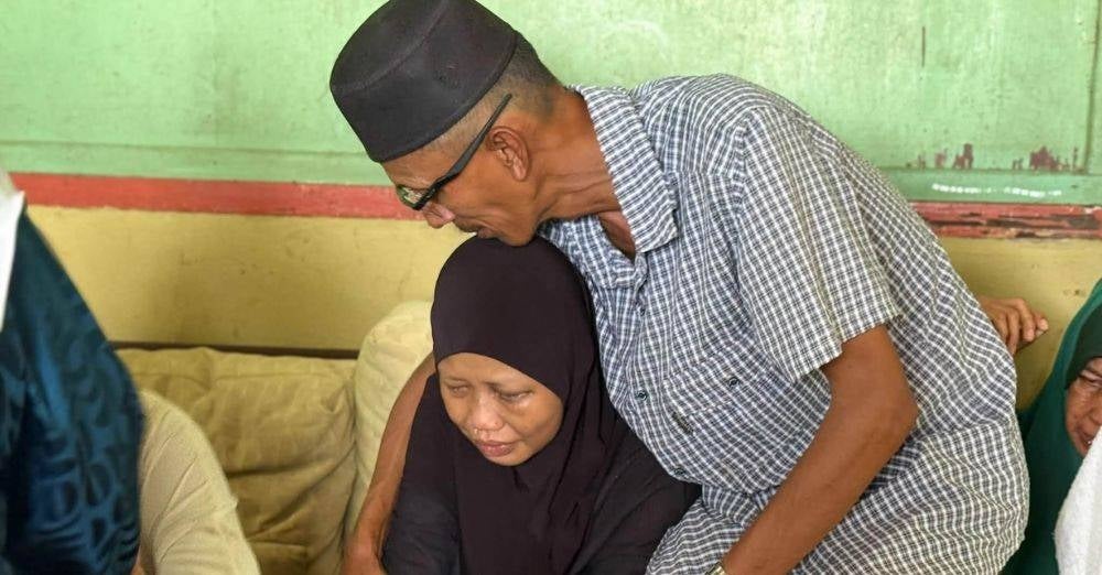 Image from: 'Dah beritahu tak payah pergi sekolah...' Ibu pilu hilang tiga anak serentak dalam kemalangan, CCTV rakam motosikal berpatah balik