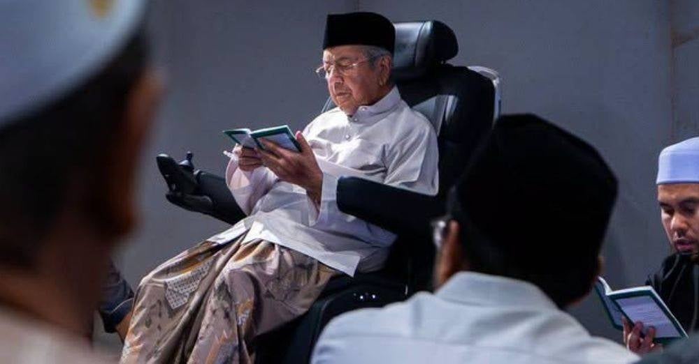 Image from: 'Sudah boleh bercakap, mahu makan, hampir seperti biasa' - Marina kongsi perkembangan positif Tun Dr Mahathir