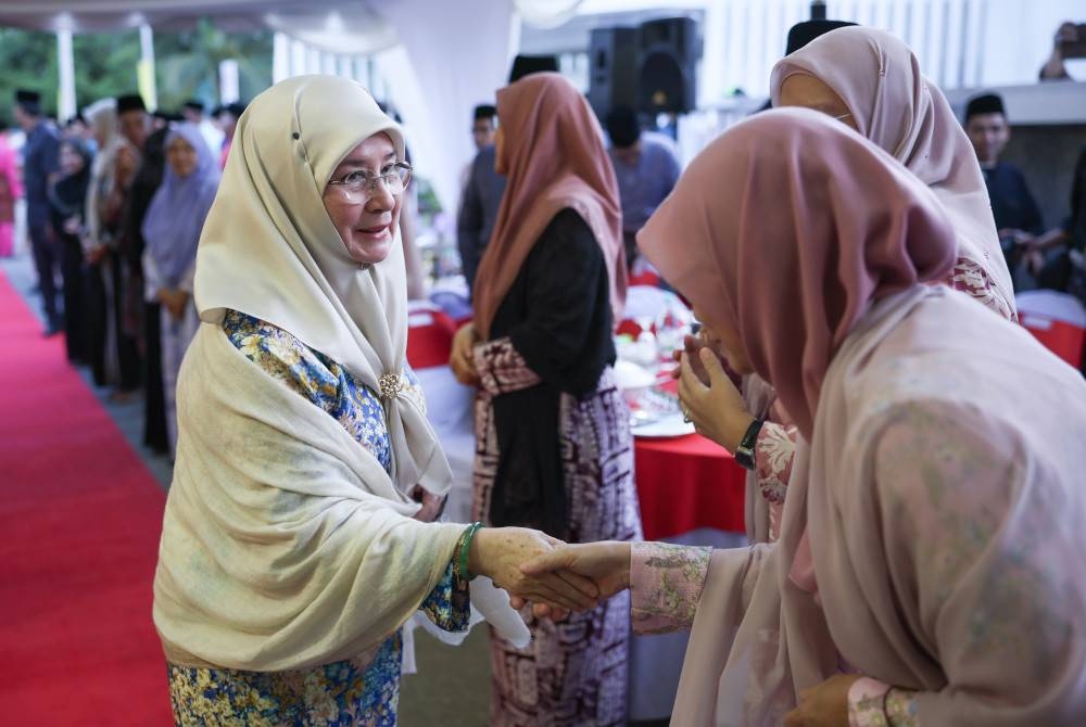 Raja Permaisuri Agong Rasmi Masjid Tunku Azizah Iskandar