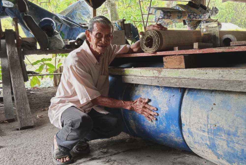 Serik berdepan banjir, penduduk bina rakit tong