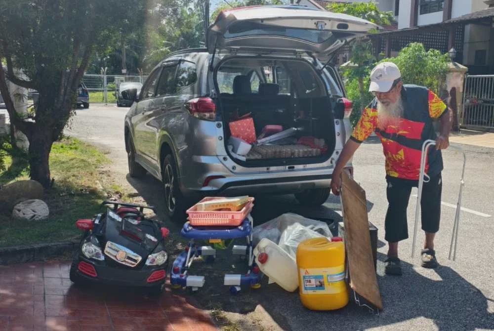 Image from: Kumpul sampah biaya pembedahan katarak