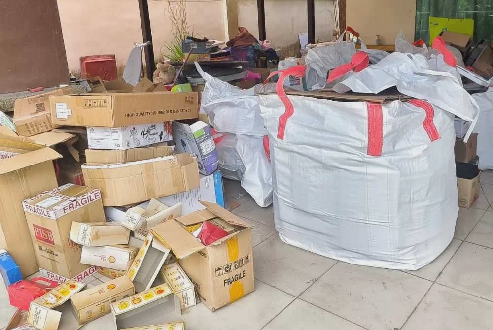 Image from: Kumpul sampah biaya pembedahan katarak