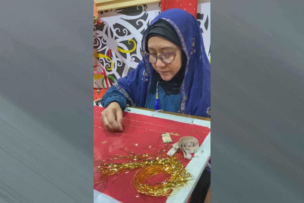 Image from: Angkat martabat sulam keringkam ke pentas dunia