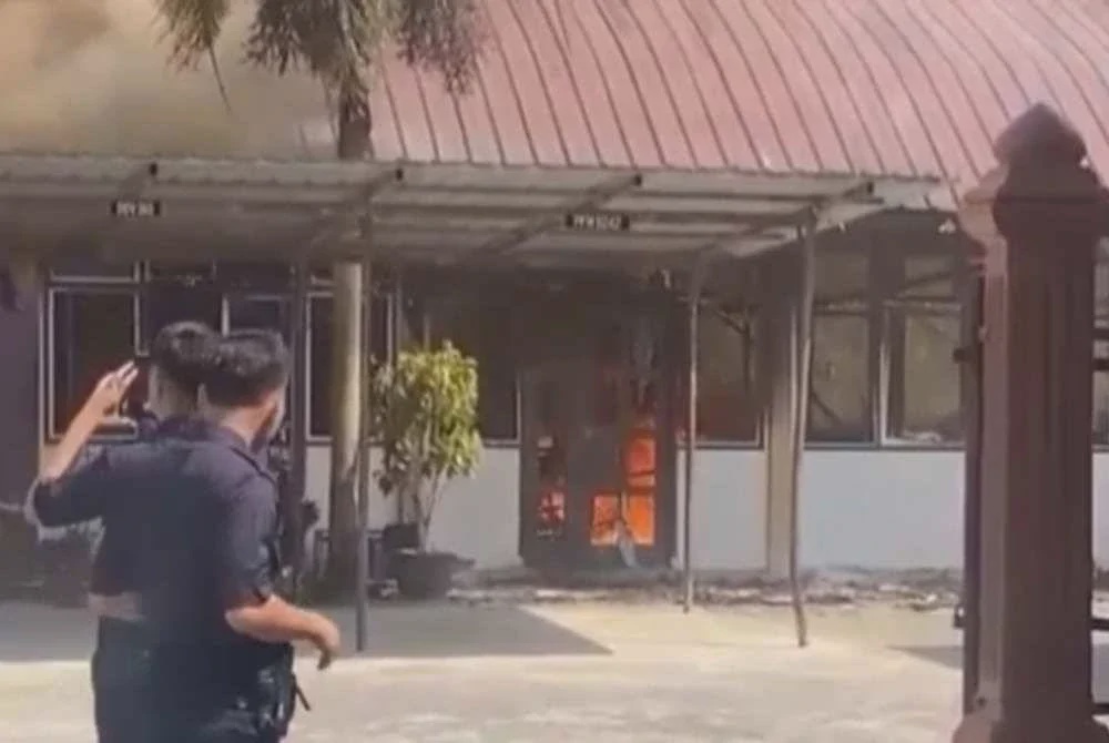 Image from: Blok akademik, asrama pelajar lelaki terbakar