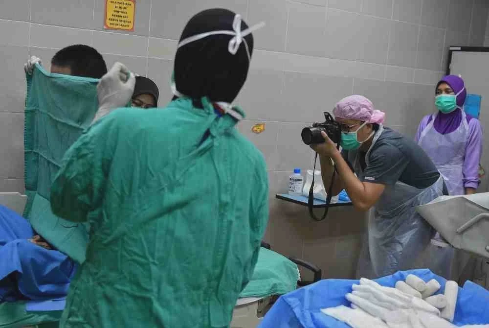 Image from: 'Api membakar tubuh, berguling-guling atas tanah'