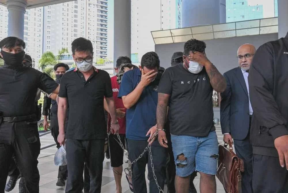 Image from: Pegawai polis pangkat DSP, lima lelaki didakwa rompak berkumpulan  guna pistol