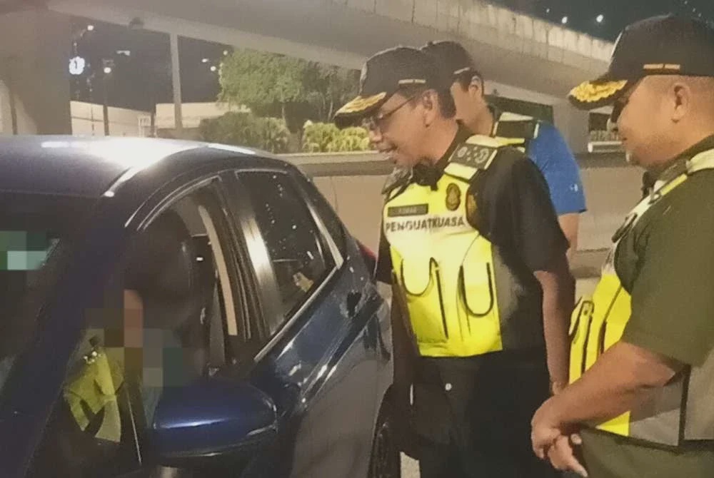 Image from: [VIDEO] Tak tahu lokasi stesen minyak jual RON97 alasan pemandu asing isi RON95 - KPDN