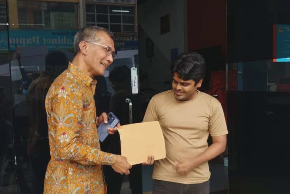 Image from: Rafizi terus didesak berundur, digesa tidak tipu pengundi Pandan lagi