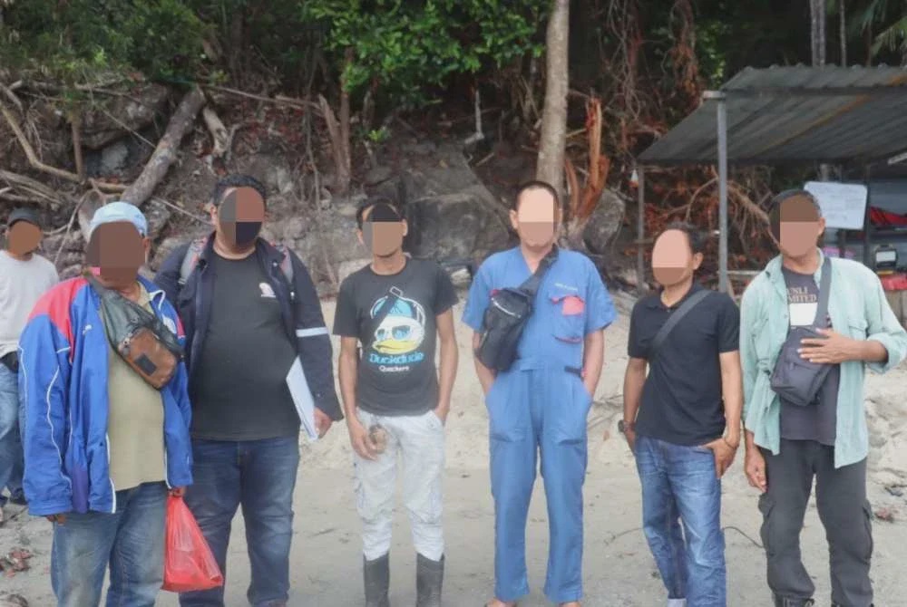 Image from: Polis tahan enam lelaki, rampasan RM10.28 juta di Pelabuhan Kuantan