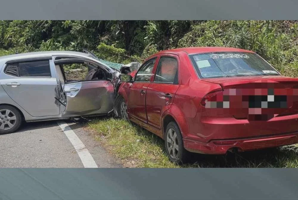 Image from: Dua pemandu maut dua kereta bertembung