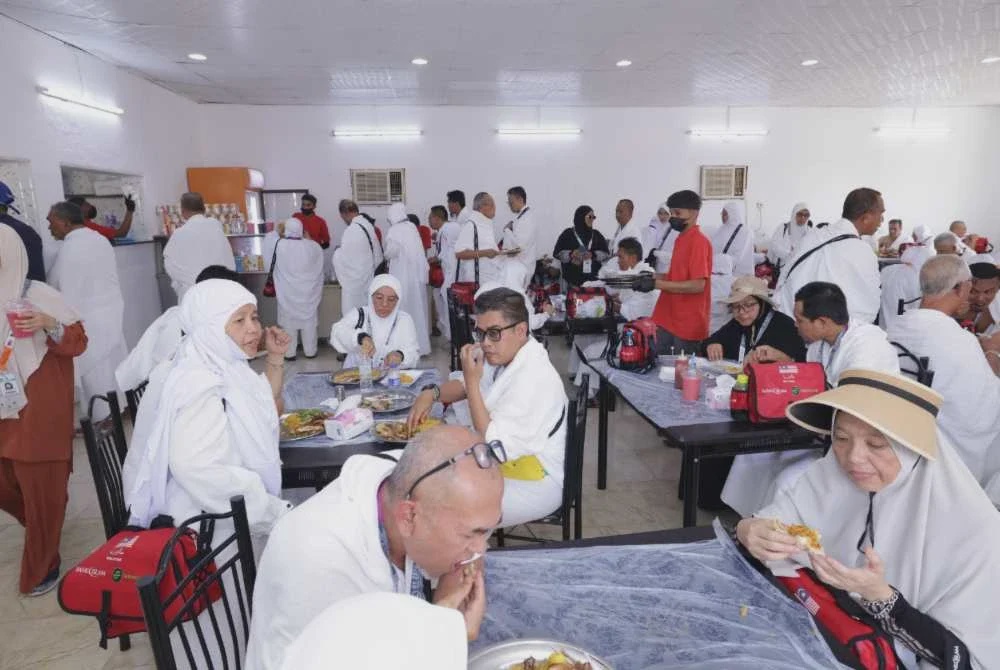 Image from: Di sebalik panas padang pasir, PPKL sedia bantu