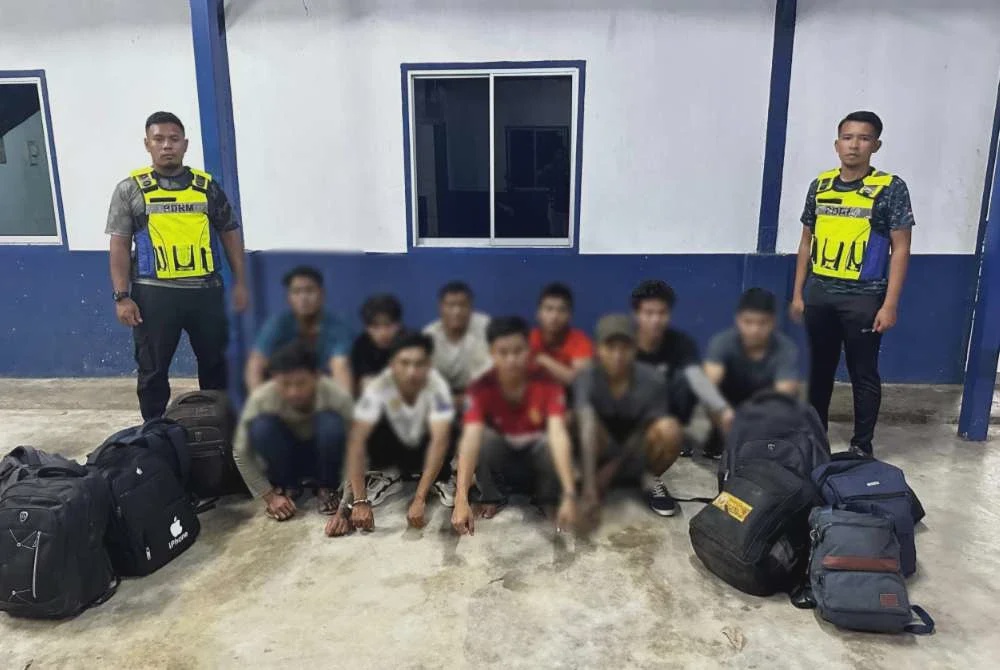 Image from: Berhabis RM4,000 naik bot, menyorok dalam hutan, akhirnya dicekup PGA