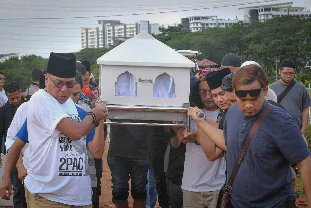 Image from: 'Ayah pernah luah mahu rumah baharu, mungkin inilah dimaksudkan' - Anak Jalil Hamid