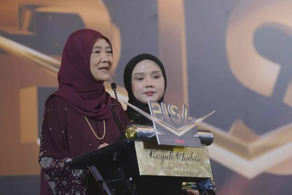 Image from: Andalusia terima Anugerah Sepanjang Hayat BISA 2026