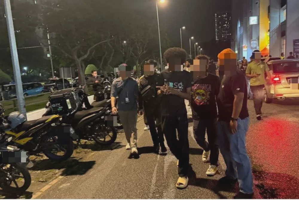 Image from: JIM, KPDN gempur lokasi tumpuan warga asing di Cyberjaya