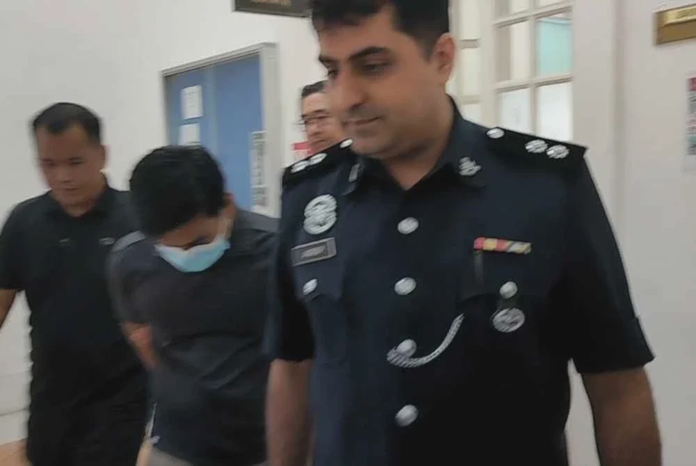 Image from: Jurulatih kadet bomba didakwa lakukan amang seksual pelajar perempuan