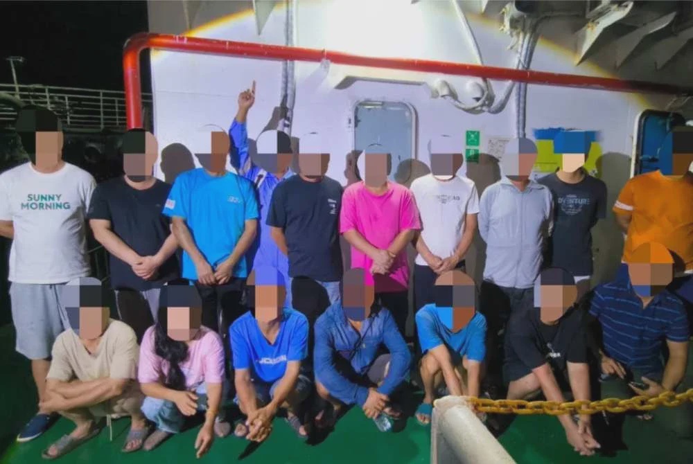 Image from: Cubaan kru beri suapan gagal, kapal korek ditahan Maritim Pulau Pinang