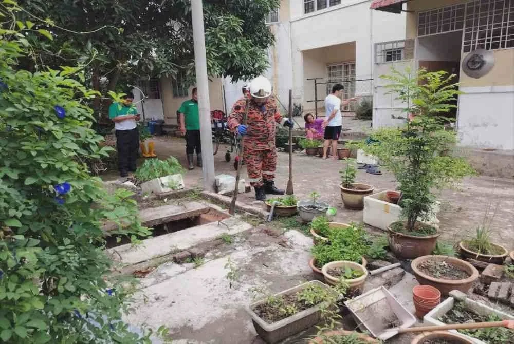 Image from: Jatuh longkang sedalam empat meter ketika cuba selamatkan kucing