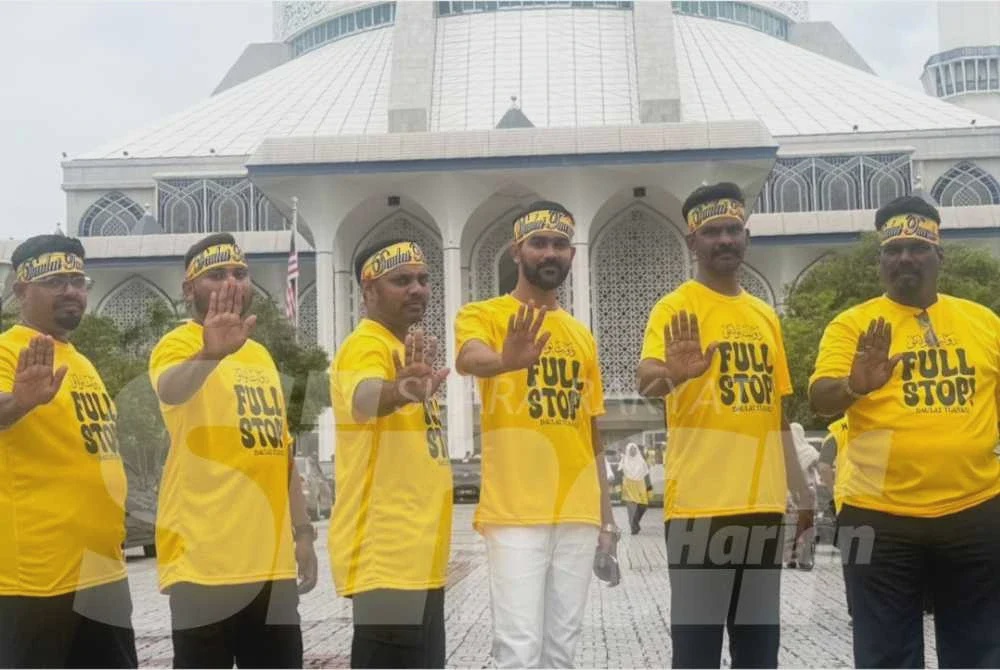 Image from: Peserta Himpunan Daulat Tuanku berarak ke pejabat SUK Selangor