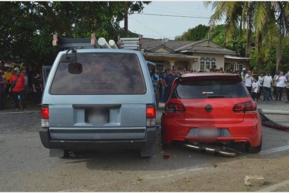 Image from: 'Saya beranikan diri tutup kepalanya yang putus'