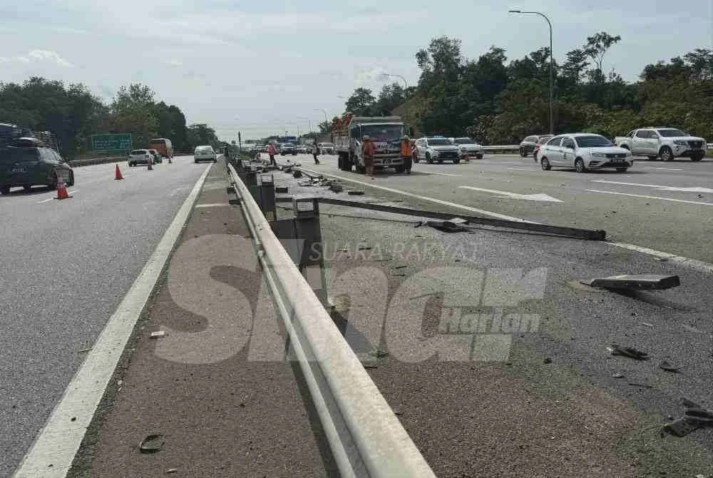 Image from: [VIDEO] Bas ekspres bawa 17 penumpang tiba-tiba terbakar, terbabas
