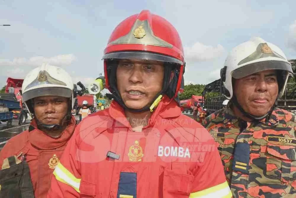 Image from: [VIDEO] Bas ekspres bawa 17 penumpang tiba-tiba terbakar, terbabas