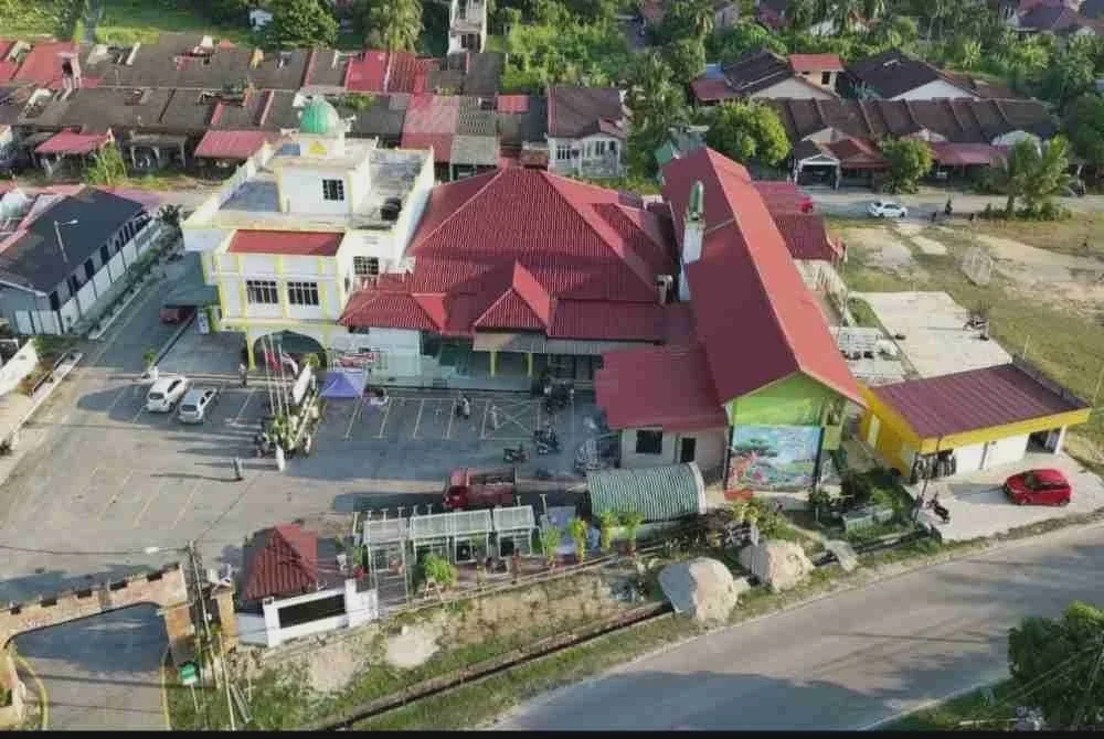 Image from: Masjid An-Nur lokasi utama Arafah #QuranHour Kelantan