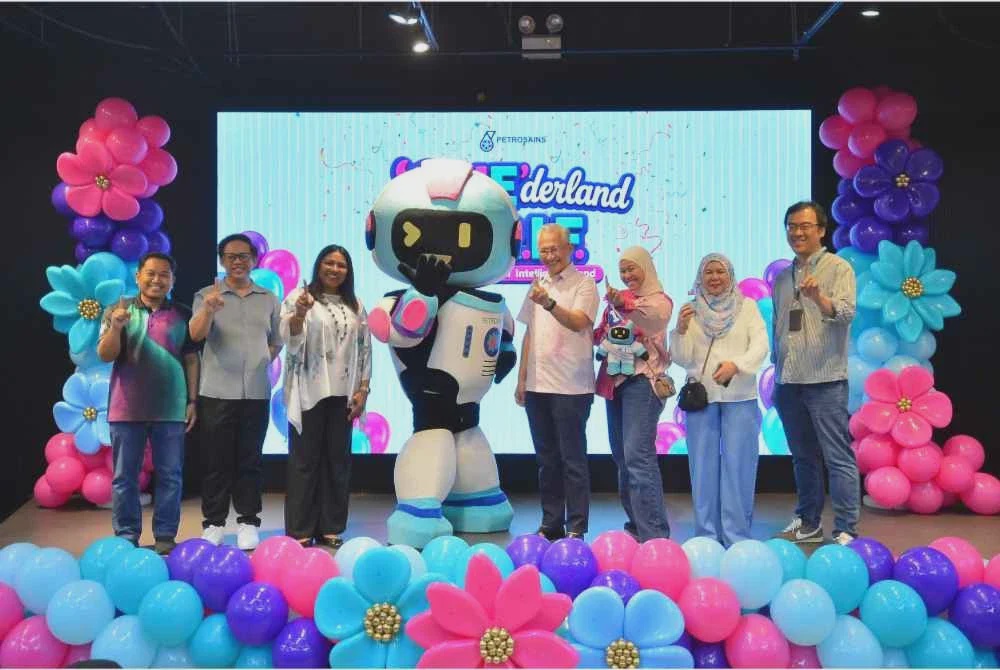Image from: A.R.I.F. ceriakan musim cuti sekolah, 1,500 raikan sambutan ulang tahun pertama di Petrosains