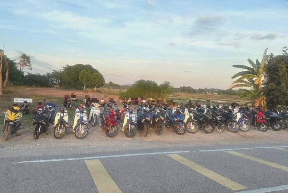 Image from: Polis sita 23 motosikal remaja selepas terima aduan penduduk