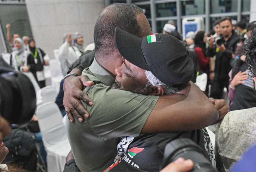 Image from: 'Kalau papa tak kembali jangan risau, selepas 10 tahun saya akan pergi ke Gaza' - Anak Kapten Siva