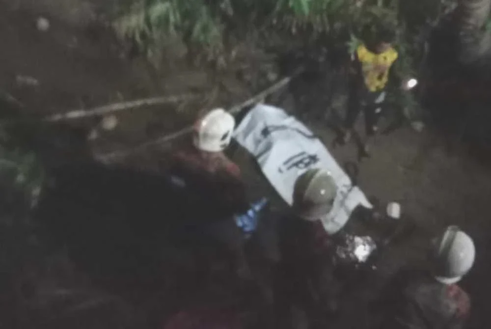 Image from: Penunggang Y15 maut, motosikal terbabas masuk parit