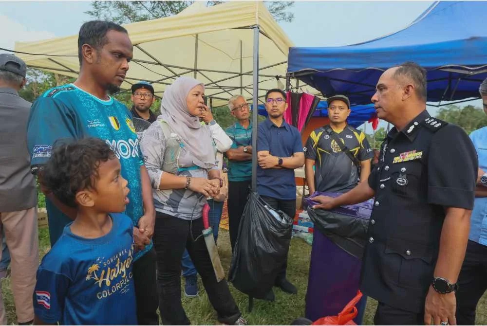 Image from: 'Masih bernyawa atau tinggal jasad, kami harap Nur Izzati ditemui' - Bapa