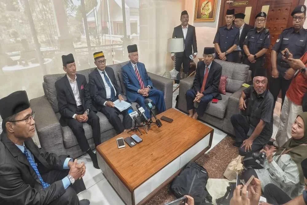 Image from: Krisis Negeri Sembilan: Enam pembesar adat murka, gantung tugas Setiausaha DKU
