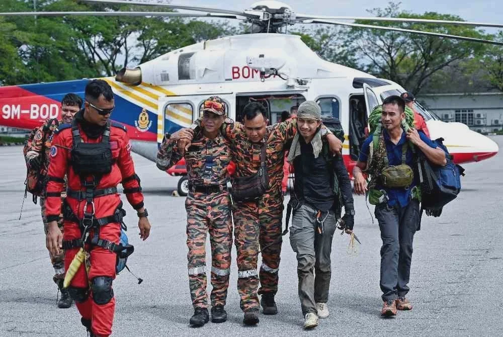 Image from: Operasi SAR Jaslinda: Seorang anggota penyelamat cedera, dibawa keluar dengan pesawat