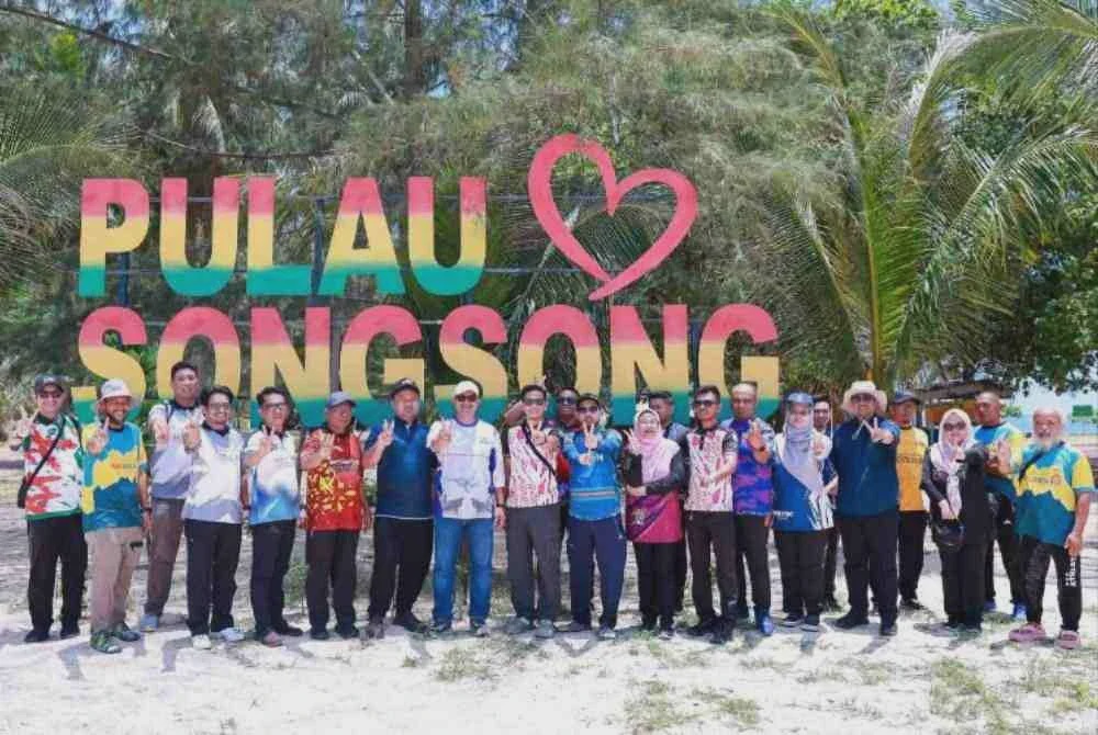 Image from: Jiwa tenang, hati nyaman di Pulau Songsong