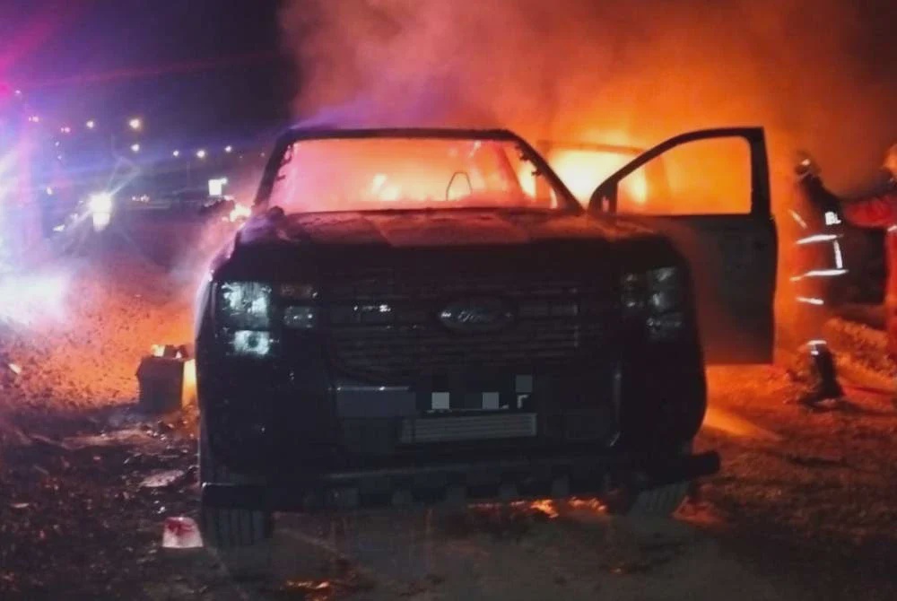 Image from: Penunggang motosikal maut, pacuan empat roda dibakar