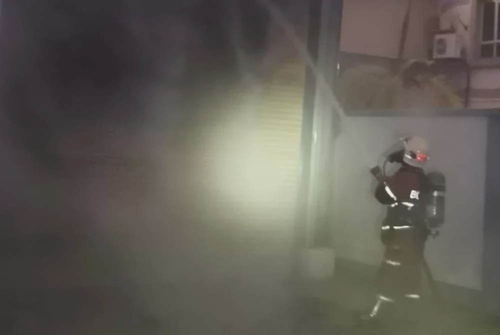 Image from: Kilang perkakasan krom musnah terbakar