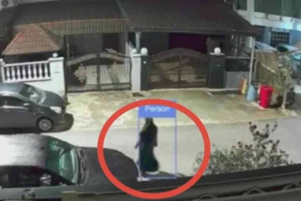 Image from: Individu berjubah panjat pagar, curi jemuran