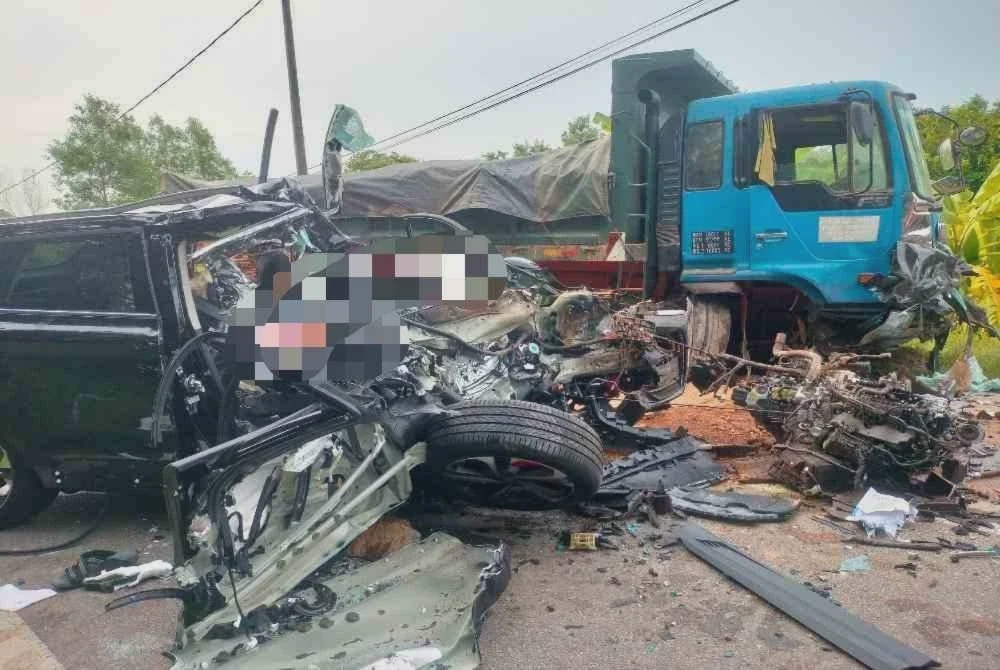 Image from: [VIDEO] Enam sekeluarga terkorban: Proton X50 baru keluar kedai  pagi tadi
