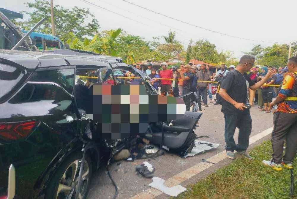 Image from: [VIDEO] Enam sekeluarga terkorban: Proton X50 baru keluar kedai  pagi tadi