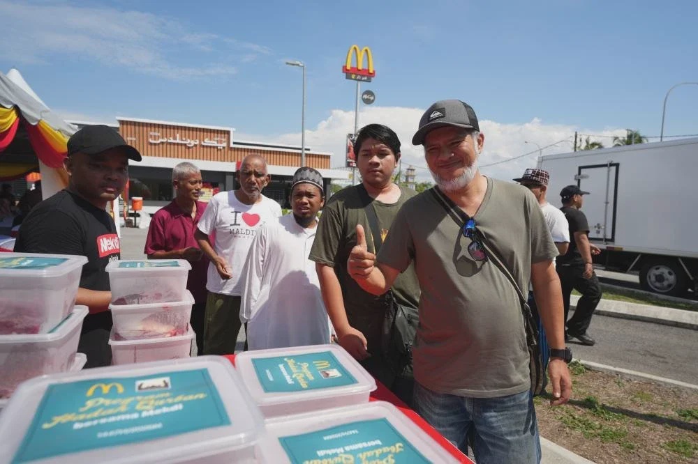 Image from: McDonald's Malaysia santuni asnaf di seluruh negara